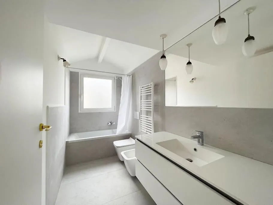 Mansarda Con Terrazzo Centralissima Milano