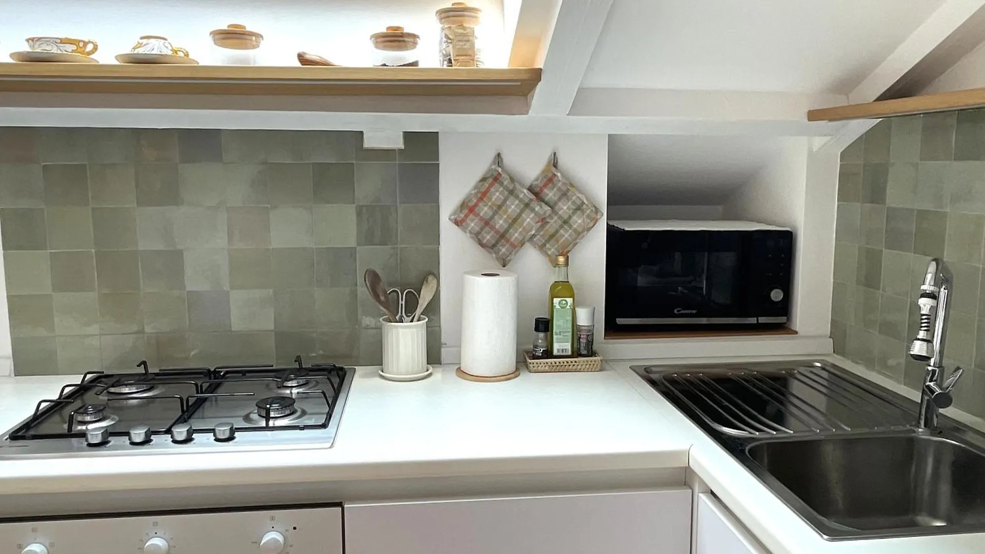 Appartamento Mansarda Con Terrazzo Centralissima Milano
